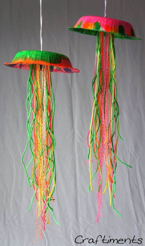 Diy Kid Activities, Jellyfish Craft, Summer Yarn, Diy And Crafts Sewing, Crafts For Kids To Make, Childrens Crafts, Fun Activities For Kids, Crafts For Teens, Summer Crafts