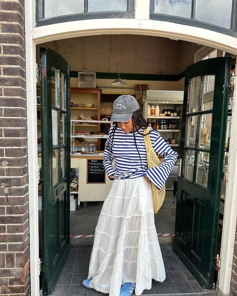 White Tiered Skirt, White Maxi Skirt Outfit, White Skirt Outfits, Europe 2024, Modest Girl, Errands Outfit, Everyday Fits, Drip Drip, White Midi Skirt