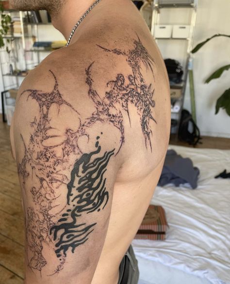 Euro Trash Tattoo, Berserk Tattoo, Mens Body Tattoos, Sharpie Tattoos, Back Tattoos For Guys, Doodle Tattoo, Tattoo Portfolio, Back Tattoo Women, Japanese Tattoo Art