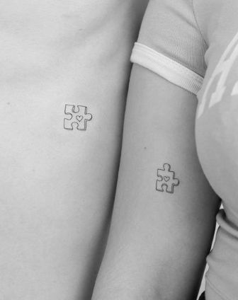 Puzzle Tiny Tattoos Women Minimalist Minimalist Matching Tattoo Mom And Daughter, Tattoo Ideas For Daughter And Mom, Mom And Daughter Minimalist Tattoos, Minimalistic Sister Tattoos, Small Tattoos For Mother And Daughter, Mother 2 Daughter Tattoos Matching, Mother Daughter Tiny Tattoos, Matching Tattoos With Mum, Mother Daughter Tattoos Fine Line