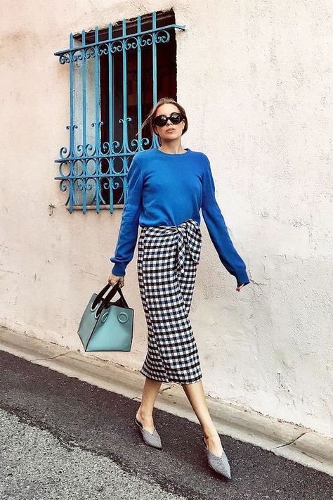 Gingham Skirt Outfit, Spring Outwear, Gingham Trend, High Waisted Skirt Outfit, Tweed Midi Skirt, Gingham Skirt, Skirt Outfit, New Fashion Trends, Fashion Tips For Women