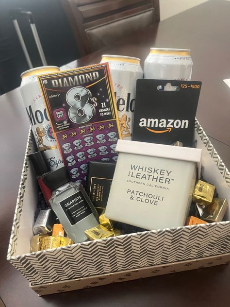 Man Gift Basket Ideas, Dad Burr Basket, Guy Birthday Basket, Gift Baskets For Brother, Male Gift Baskets, Gifts Baskets For Men, Gift Basket For Dad Christmas, Home Decor Basket Ideas, Guy Baskets Gift Ideas