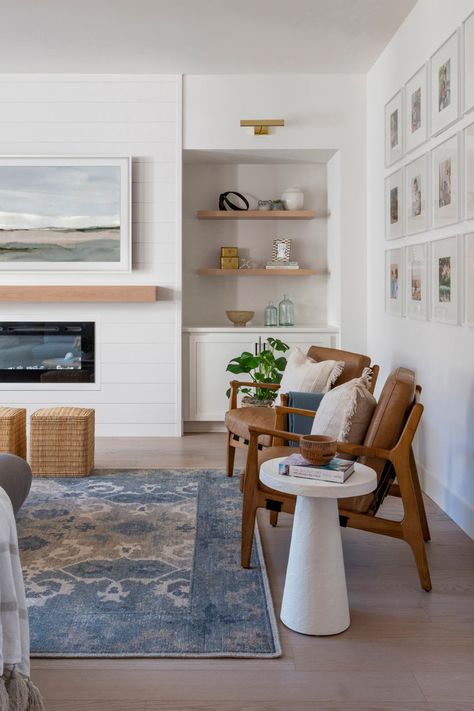 California Coastal Living Room, Chairs In Living Room, California Coastal Decor, Coastal Interiors Design, Coastal Modern, California Coastal, California Casual, Coastal Living Room, Coastal Interiors