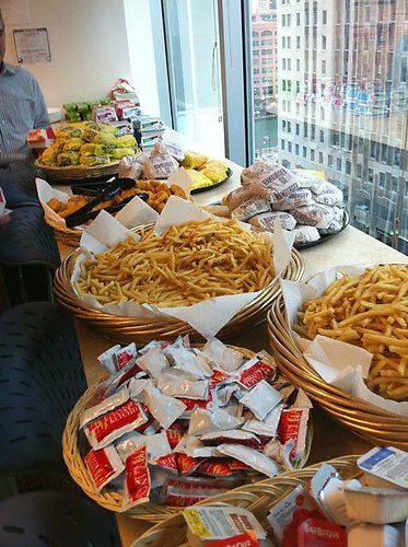 Mcdonald’s Catering, Fast Food Party Buffet, Mcdonalds Party Food Table, Fast Food Buffet, Mcdonald’s Bar At Wedding, Fast Food Birthday Party, Fast Food Wedding Catering, Mcdonalds Wedding Late Night, Fast Food Catering