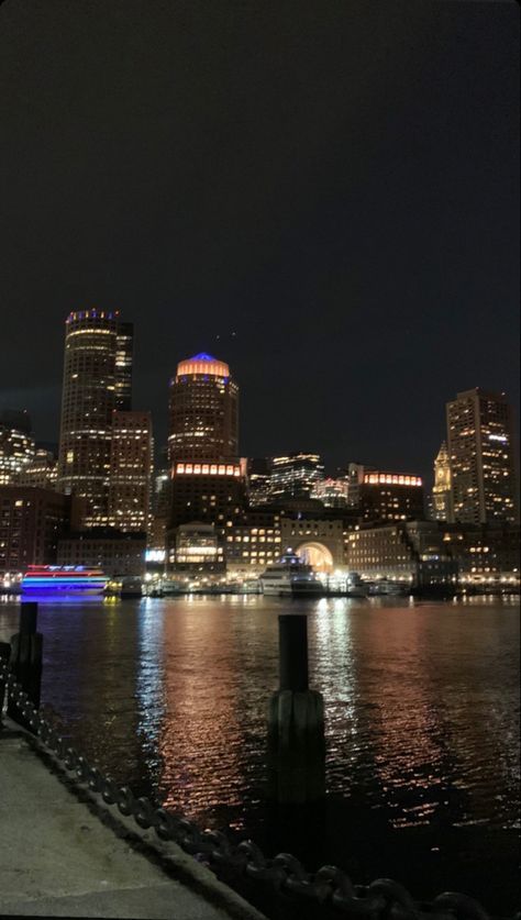 Boston Downtown, Boston Vibes Aesthetic, Rainy Boston Aesthetic, Boston Night, Boston At Night, Boston At Night Aesthetic, Boston Wallpaper, Boston Dark Aesthetic, Boston Nightlife