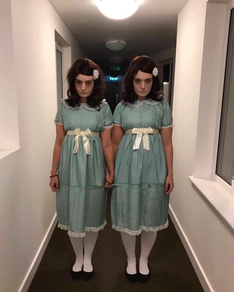 Scary Twins Halloween Costumes, Twins Halloween Costumes For Women, Woman Scary Costume, Grady Twins Makeup, Scary Twin Halloween Costumes, Shining Twins Makeup, Haunted House Costumes Women, Creepy Twins Costumes, The Shining Halloween Costume