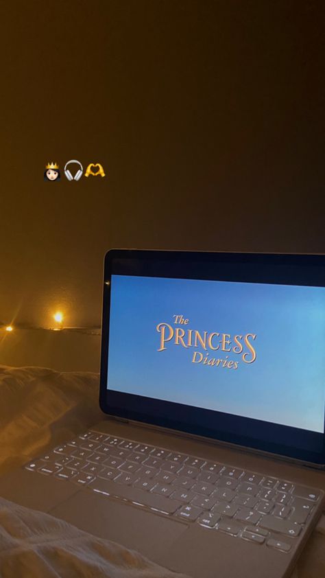 Movies On Laptop Aesthetic, Movie Aesthetic Laptop, Movie On Laptop Aesthetic, Romcom Aesthetics, Watching Movies Aesthetic, Princess Diaries, Instagram My Story, Watching Movies, Foto Ideas Instagram