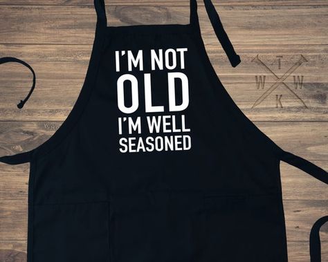 Mens Aprons Funny, Men’s Cooking Aprons, Cooking Aprons For Men, Funny Bbq Aprons, Bbq Aprons For Men, Dad Apron, Apron Designs Ideas, Funny Aprons For Men, Big Chefs