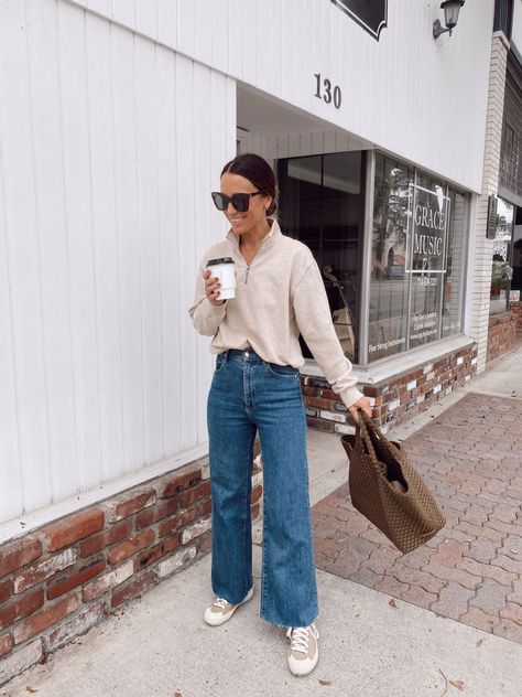 Wide Leg Jeans Outfit Fall, Wide Jeans Outfit, Loose Jeans Outfit, Jeans And Sneakers Outfit, October Outfits, Styled Outfits, Wide Leg Jeans Outfit, Jeans Outfit Winter, Jeans Outfit Fall