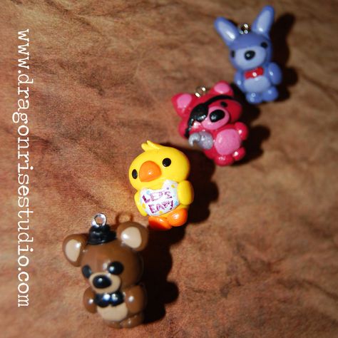 Fnaf Crafts, Clay Keychain, Air Dry Clay Projects, Clay Diy Projects, Clay Crafts Air Dry, Cute Polymer Clay, Cute Clay, Clay Art Projects, Sculpting Clay