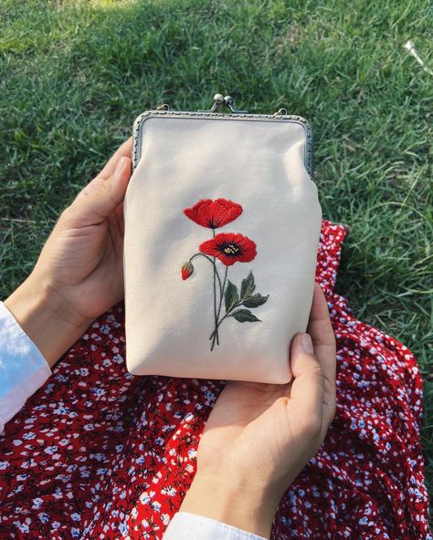 Cottagecore Bag, Baby Dress Diy, Vintage Style Bag, Clothes Embroidery Diy, Upcycle Clothes Diy, Embroidery Bags, Red Embroidery, Embroidery On Clothes, Diy Sewing Pattern