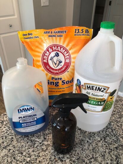 If you are like me and often neglect your shower or tub and have a lack of time to clean, you need this magic cleaner! You can most likely make this with items you already have at home. Gather your ingredients and mix. White vinegar: 1 cupDawn dish soap: 1/2 cupBaking soda: 1/4 cupSpray bottlePour 1 cup vinegar, 1/2 dawn dish soap into the spray bottle. Shake until combined. Before photo! This photo is the before, showing the hard to clean spot that often occurs in a tub or shower.… Dawn And Vinegar Shower Cleaner Recipe, Dawn Shower Cleaner Recipe, Natural Tub Cleaner, Vinegar Dawn Cleaner Recipe, Dawn Shower Cleaner, Cleaning Fiberglass Tub, Natural Shower Cleaner, Vinegar Shower Cleaner, Cleaning Showers