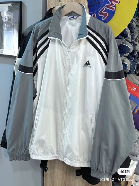 Adidas Aesthetic Outfit, Tracksuit Aesthetic, Masc Outfits, Adidas Retro, Jacket Adidas, Adidas Vintage, Swaggy Outfits, Vintage Adidas, Casual Style Outfits