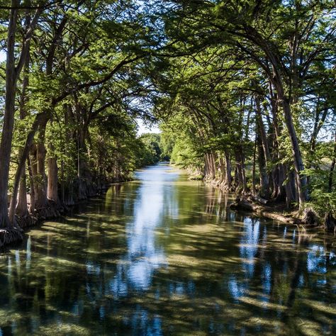 Medina River, Texas Places, Places To Explore, American Road, American Road Trip, Beautiful Places To Visit, Most Beautiful Places, Farm Life, Old Houses