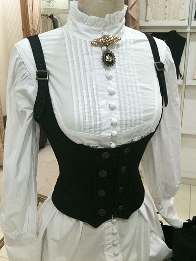 Modern Victorian Womens Fashion, Corset Outfit 1800, Victorian Style Modern Outfit, Victorian Vest Women, Victorian Modern Outfit, Steampunk Outfits Women Modern, Victorian Doctor Outfit, Victorian Era Fashion Modern, Corset Blouse Outfit