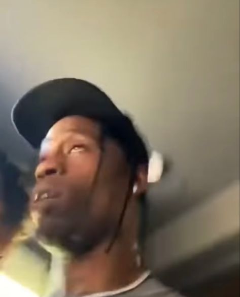 Travis Scott Bad Pictures, Travis Scott Pfp Funny, Funny Travis Scott Pics, Travis Scott Funny Pictures, Travis Scott Meme Funny, Travis Scott Funny, Travis Scott Meme, Jack Fire, Funny Celebrity Pics