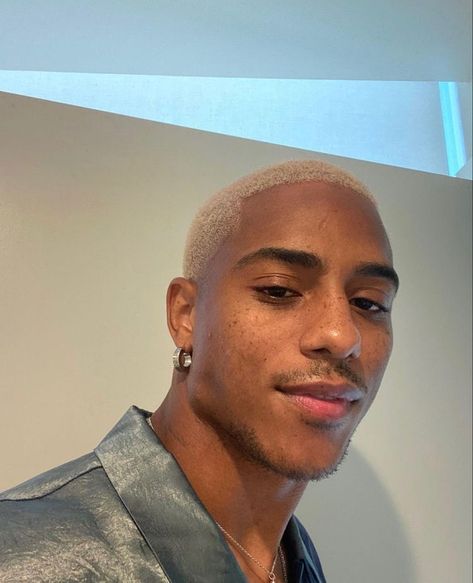 Buzz Cut Black Man, Buzz Cut Boys, Bald Boy, Bald Black Man, Buzz Cut For Men, Hair Color For Brown Skin, Keith Powers, Men Blonde Hair, Fine People