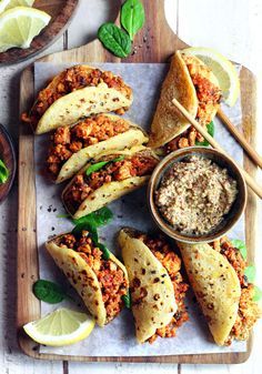 Cena Light, Mini Tortillas, Salty Foods, Exotic Food, Finger Food Appetizers, Weird Food, Veg Recipes, Vegan Recipes Healthy, Food Obsession