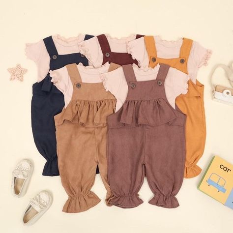 Klik Link Diprofil CYA RUFFLE OVERALL | overall anak | baju anak perempuan mumpung Diskon sehingga harganya hanya Rp. 89.000,00, Stok Terbatas ya? hanya tersisa 30, Sudah terjual sebanyak 137 dan sudah dilirik orang sebanyak 3585 kali serta disukai oleh 465 orang. Produk ini mendapat Rating 4,92 dari Total 62 Penilaian. Yuks.. Jangan sampai Harga Naik atau Kehabisan. Muslim Kids Fashion, Perlengkapan Bayi Diy, Tiktok Affiliate, Fashion Anak, Sewing Headbands, Model Gamis, Color Wallpaper Iphone, Muslim Kids, Baby Gif