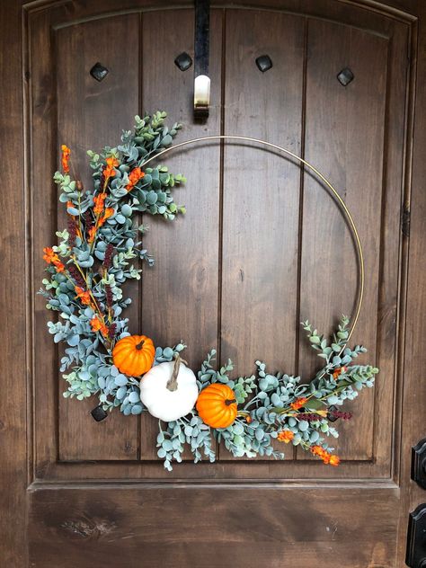 13 Gorgeous Fall Wreath Ideas for a Cozy Front Door Fall Wreath Ideas, Fall Decor Wreaths, Modern Wreath, Fall Decor Inspiration, Diy Thanksgiving, Fall Decor Ideas, Fall Deco, Diy Fall Wreath, Thanksgiving Wreaths