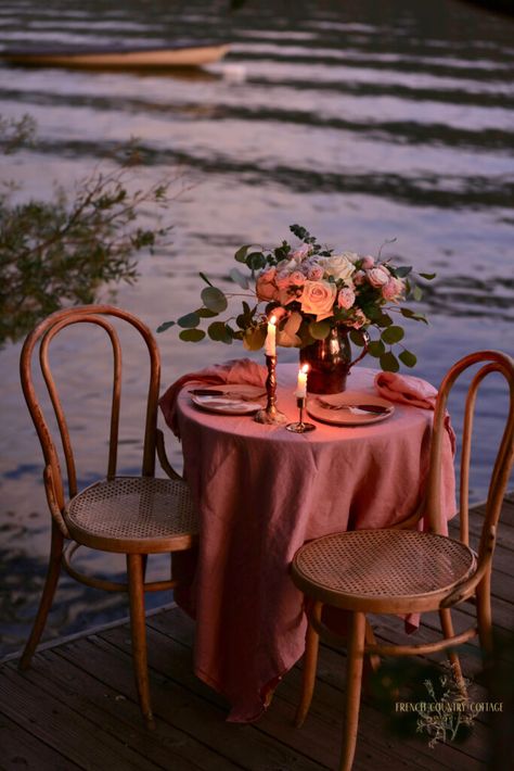 Romantic Table For 2, Romantic Tablescape For Two, Cottage Core Valentines Day, Romantic Set Up, Romantic Decorating Ideas For Him, Home Picnic Ideas, Romantic Dinner Setting For Two, Romantic Dinner Table Setting For Two, Romantic Table Setting For Two