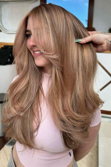 Strawberry Blonde Light Strawberry Blonde, Fall Hair Ideas, Strawberry Hair, Ginger Hair Color, Blonde Waves, Spring Hair Color, Strawberry Blonde Hair, Hair Color Shades, Spring Hairstyles