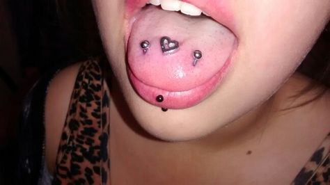 Horizontal tongue piercing 3 Tongue Piercings, Tongue Piercing Designs, Kawaii Tongue Piercing, Triple Tongue Piercing, Multiple Tongue Piercings, Heart Tongue Piercing, Frog Eyes Piercing Tongue, Frog Eye Piercing Tongue, Tongue Piercing Ideas