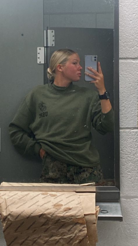 Female Soldiers Army Aesthetic, Air Force Military Women, Special Forces Women, Us Air Force Women, Marines Women, Military Nurse, Air Force Women, Marine Outfit, My Future Job