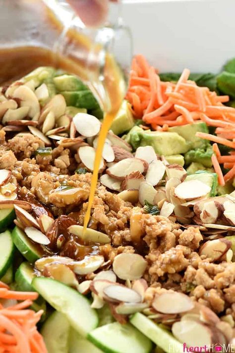 Main Dish Salad Recipes, Ginger Vinaigrette, Lettuce Recipes, Restaurant Appetizers, Shredded Carrots, Sesame Ginger, Salad Pasta, Chicken Lettuce Wraps, Main Dish Salads