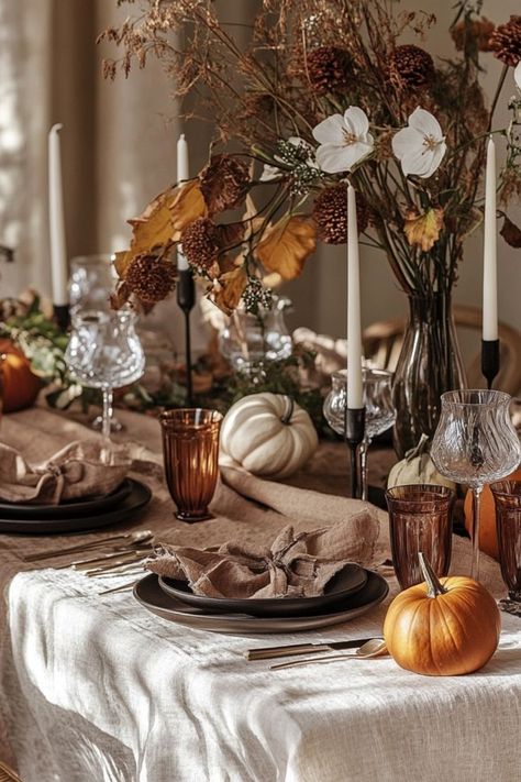 Use textured linens to elevate your Thanksgiving table decor with a cozy, sophisticated touch. #ThanksgivingTable #TexturedLinens #HolidayStyle Luxury Thanksgiving Table, Luxury Thanksgiving, Season Of Gratitude, Thanksgiving Table Decor, Table Styling, Thanksgiving Table Decorations, Thanksgiving Decor, Holiday Table, Thanksgiving Table