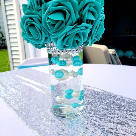 Turquoise Centerpiece Ideas, Teal Wedding Centerpiece Ideas, Turquoise Party Decor, Tiffany Blue Centerpieces, Tiffany Blue Party Decorations, Centerpieces With Wine Glasses, Teal Centerpieces, Tiffany Blue Party, Tiffany Birthday Party