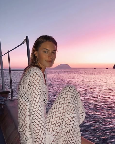 Camille Rowe Style, French Style Icons, Camille Rowe, Beach Mini Dress, Salty Hair, Artsy Photos, This Is Your Life, Summer Fashion Dresses, Europe Summer