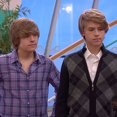 Zac And Cody, Disney Channel Characters, Series Characters, Dylan Sprouse, Suite Life, Disney Boys, Boy Pictures, Cole Sprouse, Single Person