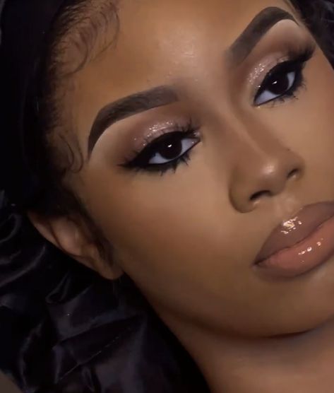 Hollywood Makeup Look Black Women, Natural Makeup Looks Prom, Prom Make Up Looks Black Women, Prom Natural Makeup Looks, Silver Natural Glam Makeup Black Women, Natural Glam With Glitter, Soft Glam Makeup Black Women Glitter, Cute Natural Makeup Looks For Prom, Natural Makeup Looks For Homecoming