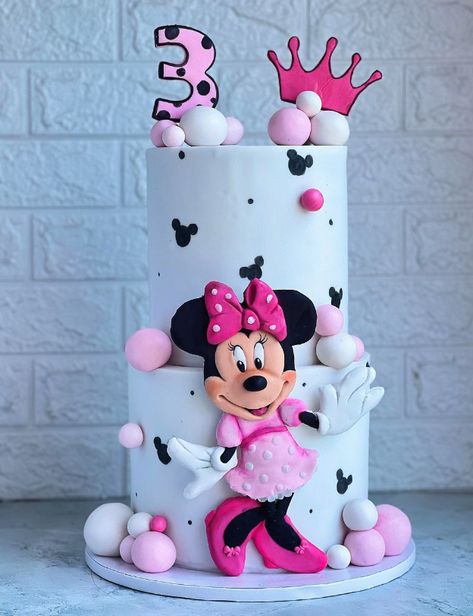 Minnie Mouse Cake Ideas, Mouse Cake Ideas, Pink Minnie Mouse Cake, Minnie Mouse Cakes, Minnie Mouse Cake Design, Black Minnie Mouse, Minnie Mouse Cake Topper, Easy Designs, Edible Pearls