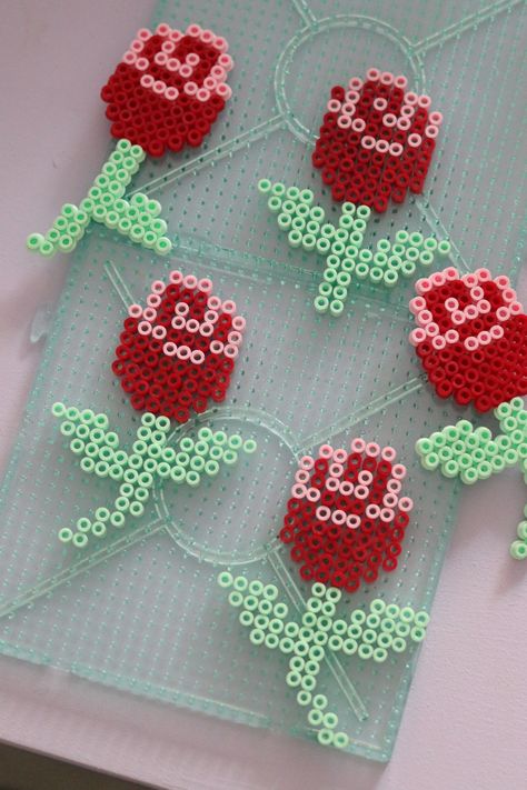 Perler Beads Astetic, Pearler Bead Flower Patterns, Pearled Bead Ideas Aesthetic, Perler Beads Ideas Bookmark, Flower Melty Beads, Perler Bead Rose Pattern, Hama Beads Patterns Flower, Perler Bead Patterns Plants, Pixel Perler Beads