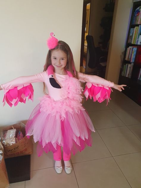 Hot Pink Costume Ideas, Flamingo Dress Up, Baby Flamingo Costume, Flamingo Customes, Flamingo Costume Kids, Diy Flamingo Costume Kids, Flamingo Costume Diy, Diy Flamingo Costume Women, Diy Flamingo Costume