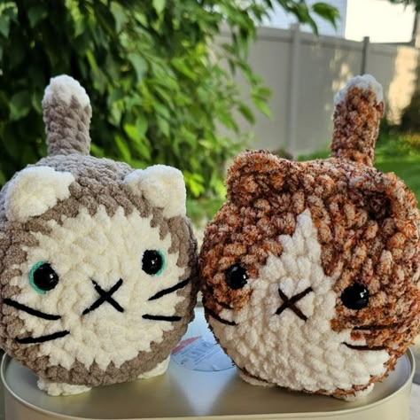 JaneEvelynDesigns | Loaf Cats are just so adorable! pattern by: @anniecarrawayart #crochet #plushies #amigurumi #cutecrochet | Instagram Loaf Cats Crochet Pattern, Loaf Cat Amigurumi, Crochet Loaf Cats Pattern, Crochet Loaf Cats, Loaf Cat Crochet Pattern Free, Loaf Cat Crochet Pattern, Crochet Stuffys, Angels Crochet, Loaf Cat