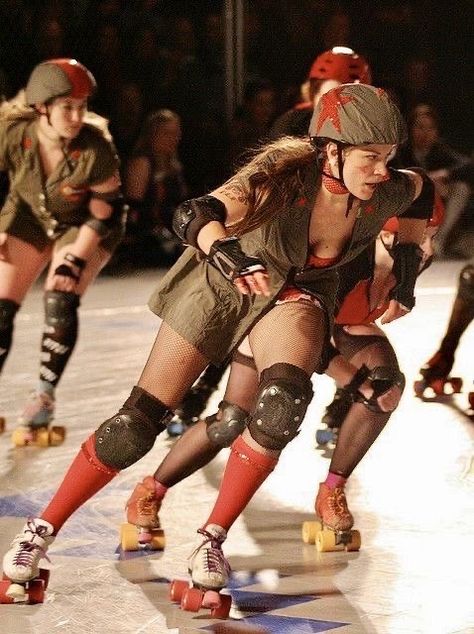 Roller Derby Girls, Dangerous Sports, Derby Outfits, Derby Girl, Roller Skaters, Well Behaved Women, Roller Girl, Roller Derby, Roller Skate