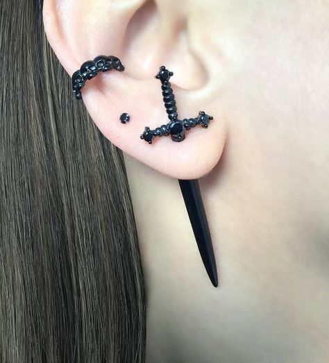 Chainmail Clothing, Alternative Earrings, Dagger Earrings, Cool Piercings, Edgy Jewelry, Front Back Earrings, Alternative Jewelry, Piercing Ideas, Magical Jewelry