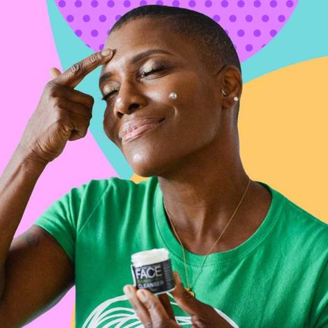 Kelly Rowland Swears By This Black-Owned Farm-To-Face Skin Care Line  | Yolanda Owens' brand is making fresh skin care accessible to all Black women. Natural Aging Skin Care, Black Skincare, Face Regimen, Star Face, Skin Care Business, Skin Care Line, Black Skin Care, Natural Aging, Kelly Rowland