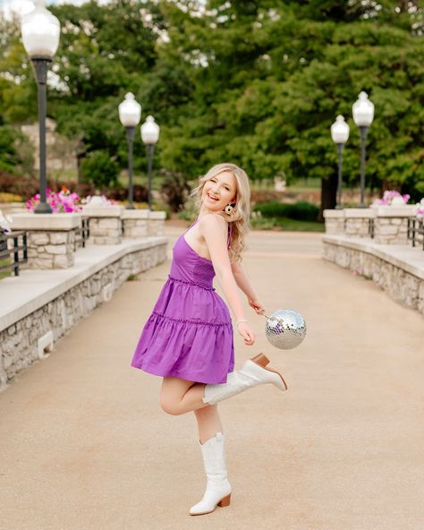 Okay, I know I was just raving about the pink on @katie.zirk but THE PURPLE??? are you kidding?!?! 💜 It’s giving Taylor Swift vibes and I’m all here for it 🌟🪩 #rileyjadeseniors #illinoisphotographer #seniorphotographer #seniormuse #senioryearmagazine #stlphotographer #seniorpictures Senior Pictures Taylor Swift, Taylor Swift Inspired Senior Pictures, Taylor Swift Inspired Photoshoot, Taylor Swift Vibes, Inspired Photoshoot, Taylor Swift Inspired, Senior Photoshoot, Senior Pics, Senior Photographers