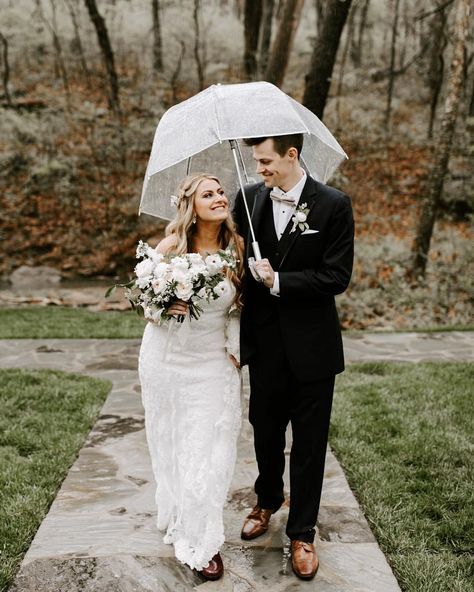 Rainy wedding | rain on your wedding | clear bubble umbrella wedding photo ideas | boho wedding | boho bride | modern wedding | black white wedding colors | bride and groom wedding photo ideas Wasn’t really concerned with having no power until I realized I couldn’t brew coffee. Thankfully my local @starbucks could. You the real… Bubble Umbrella Wedding, Umbrella Wedding Photos, Rainy Elopement, Gatlinburg Elopement, Spain Ranch, Rainy Wedding Photos, White Floral Centerpieces, Rain Wedding, Umbrella Wedding