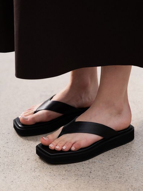 Flip Flop Outfits, Leather Flip Flops, Flip Flop, Womens Flip Flop, Mens Flip Flop, Flip Flops, Sandals, Leather, Black