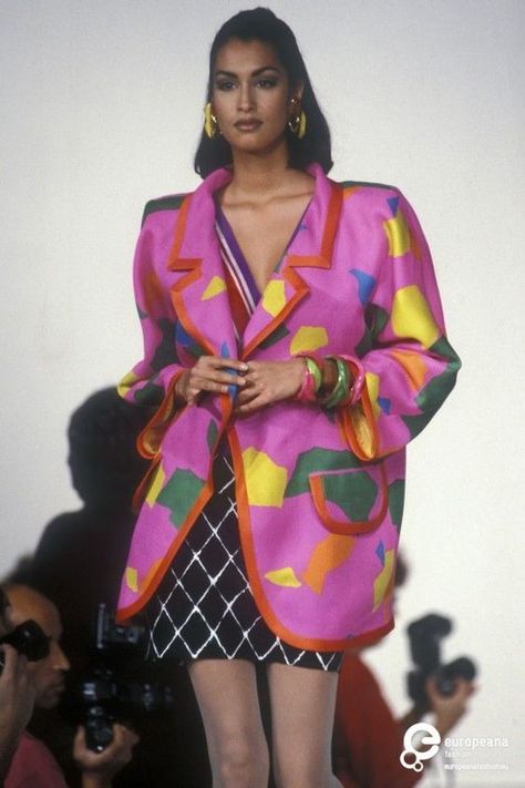 Emanuel Ungaro, Spring-Summer 1991 - Yasmeen Ghauri Yasmeen Ghauri, 80’s Fashion, 90s Runway Fashion, 80s And 90s Fashion, Emanuel Ungaro, 1980s Fashion, Moda Vintage, Look Vintage, 가을 패션