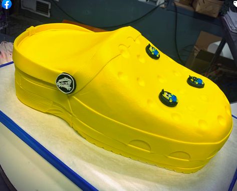 Croc Shoe Cake Ideas, Croc Shoe Cake, Shoe Cake Ideas, Shoe Cake, Crocs Shoes, Birthday Cakes, Cake Ideas, Minion, Cake Decorating