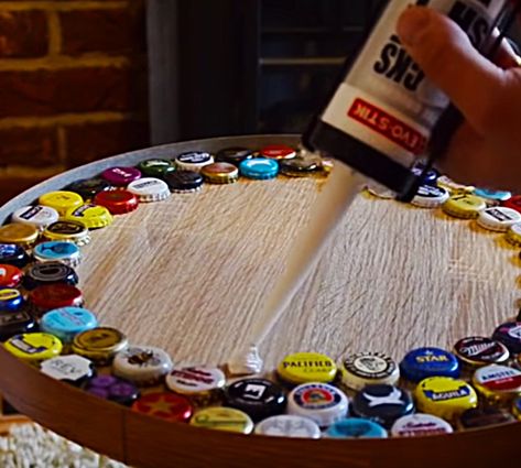 Diy Beer Bottle Cap Crafts Man Cave, Beer Cap Table Diy, Beer Bottle Top Table, Bottle Top Table Beer Caps, Beer Top Table, Bottle Cap Furniture, Bottle Cap Resin Table Top Diy, Resin Bottle Cap Table, Bottle Cap Diy Projects