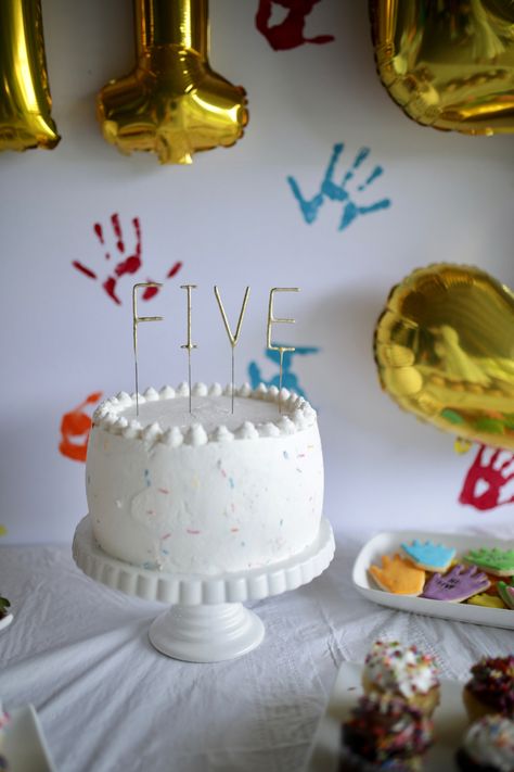 Hi Five Cake Ideas, High Five Birthday Cake, High 5 Birthday Cake, Hi 5 Birthday Cake, High Five Birthday Party Cake, 5 Yr Birthday Party Ideas Boys, Hi Five Birthday Cake, Fifth Birthday Party Themes, 5th Birthday Cake Ideas For Boys