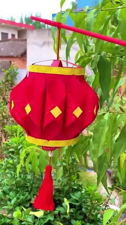 Tanglung Cina, Chinese New Year Crafts For Kids, Lantern Craft, Chinese Crafts, Chinese New Year Crafts, Paper Wall Hanging, Diwali Craft, Diwali Diy, Hand Crafts For Kids