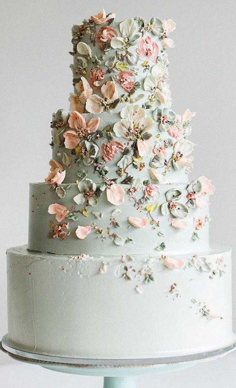 Need some inspiration for your cake design? Which style of cake should you choose? What should it taste like? The wedding cake style will... Cake And Dessert, Cake With Flowers, Pretty Wedding Cakes, Floral Wedding Cake, Buttercream Wedding Cake, Floral Wedding Cakes, Wedding Cake Inspiration, Wedding Pins, Beautiful Wedding Cakes